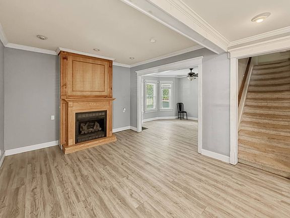 2nd image of 939 S 4th St