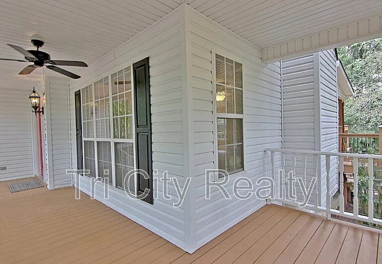 49 Montrose Ln — Photo 10