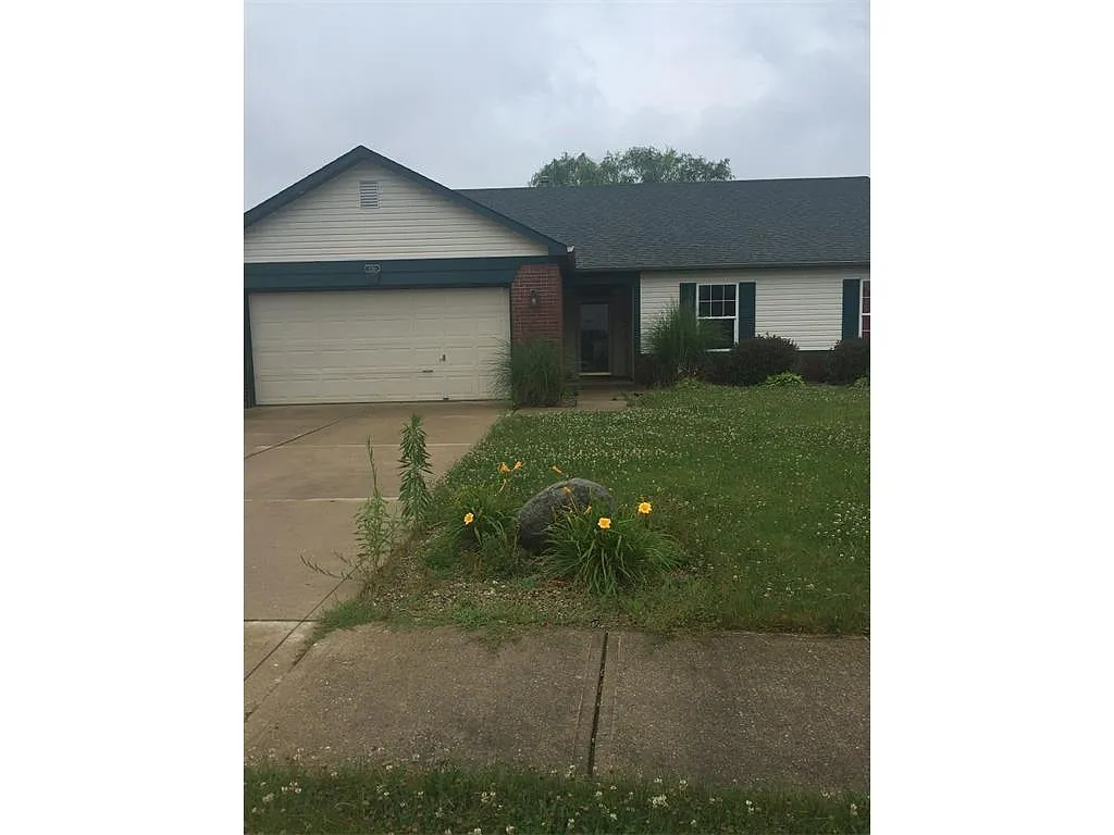 230 Pineview Dr photo 1