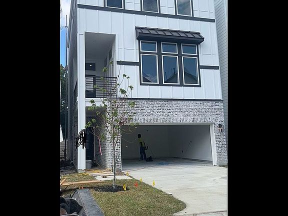 2nd image of 5329 Donovan Gardens Ln