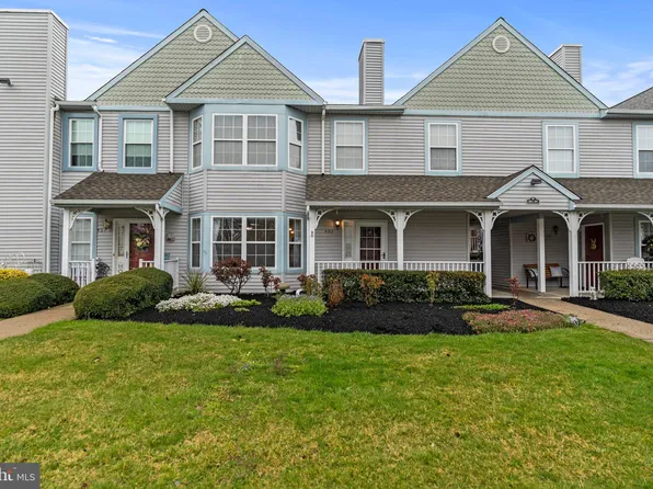 402 Sweetwater Dr, Cinnaminson, NJ 08077