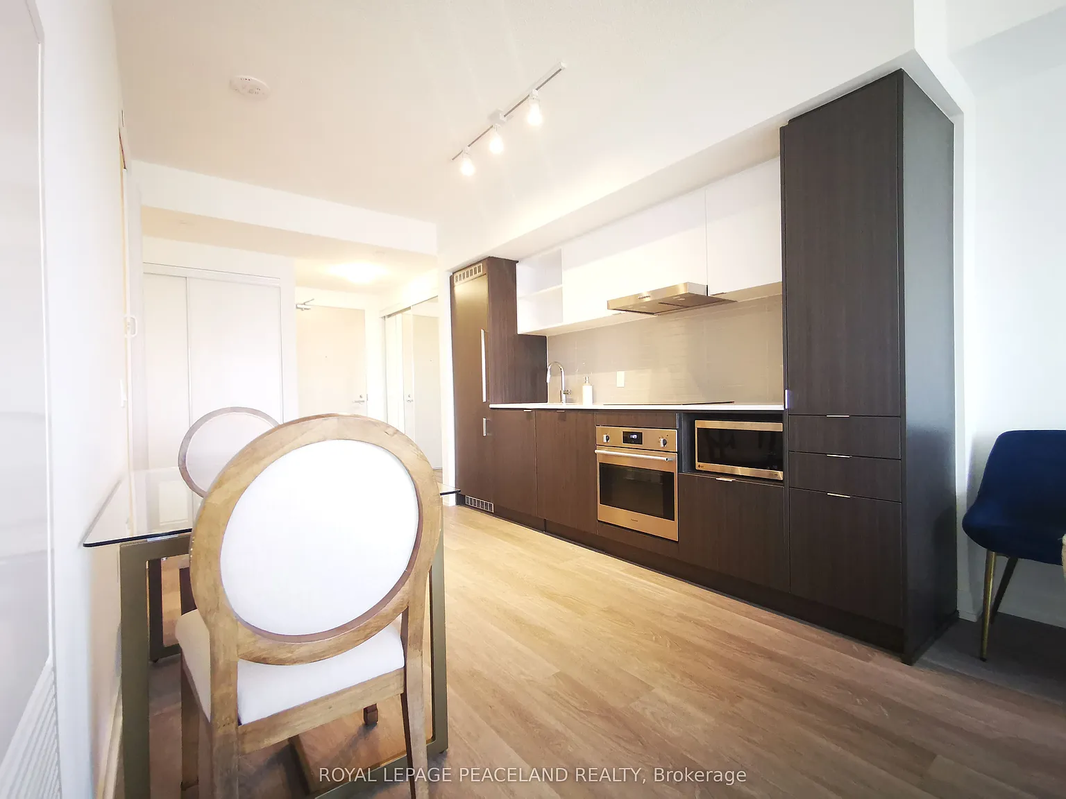 2 bed, $2,600 — Photo 4