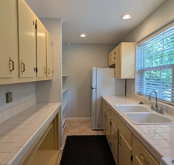 120 Pershing Rd — Photo 10