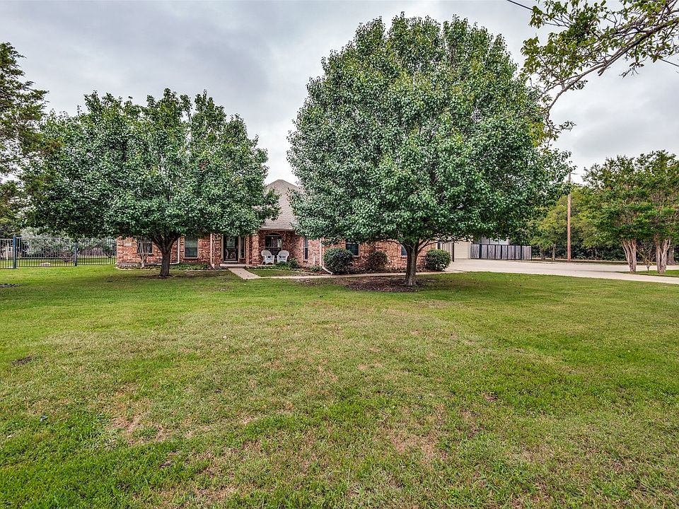 1st image of 725 Cordes Dr