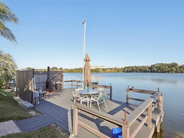 1420 Skyline Dr, Tavares, FL 32778