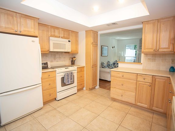 2nd image of 50 Hubbard Ln Unit 63