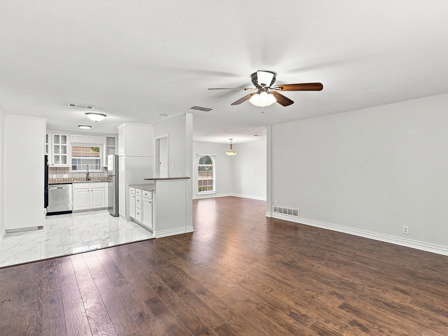 3 bed, 1792 sqft, $2,600 — Photo 4