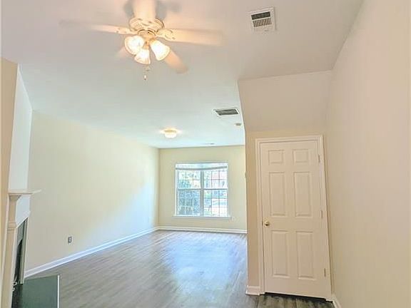 3rd image of 1506 Cove Creek Cir