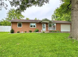 1110 S Oak St, Hillsboro, IL 62049
