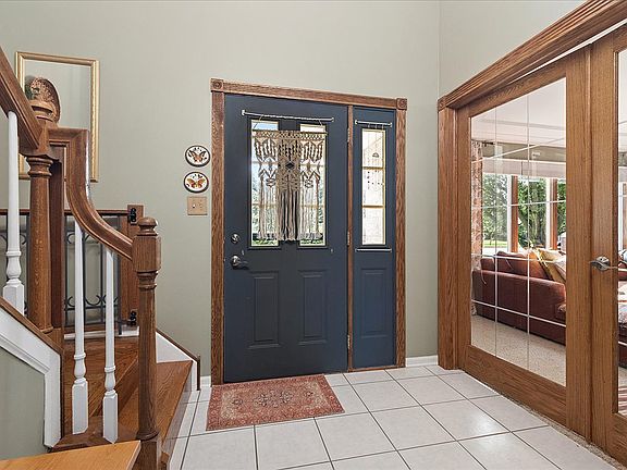 3rd image of 19444 Everett Ln