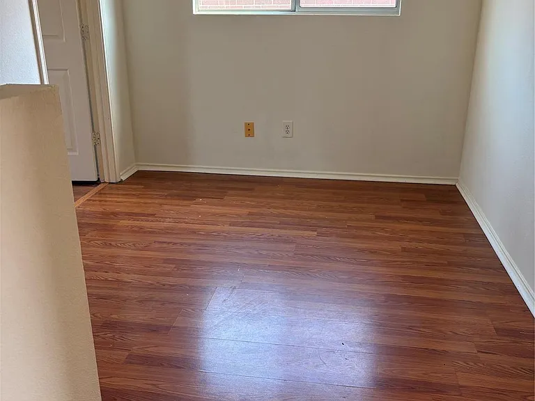 7806 Maverick Trace Ln — Photo 9