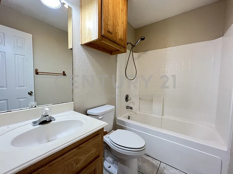 788 Robin Ct — Photo 15