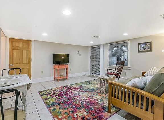 2nd image of 2407 Jefferson Ave #B