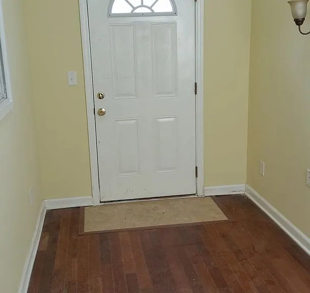 8 Saint Ives Ct — Photo 13