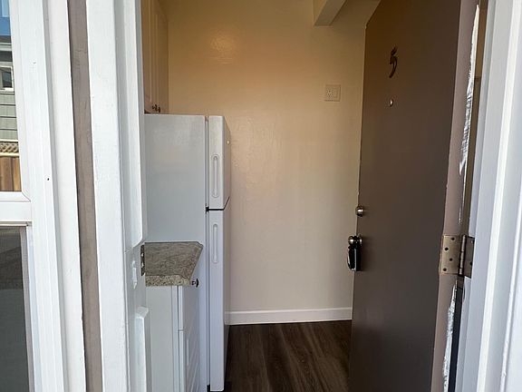2nd image of 1225 Laguna Ave APT 5