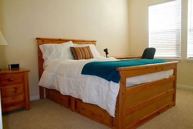 2 bed, 1300 sqft, $2,675 — Photo 2