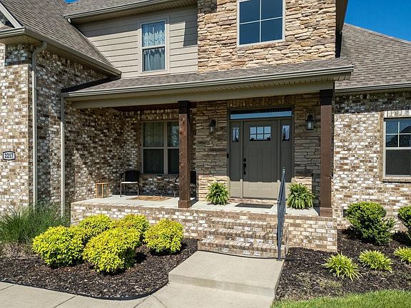 2nd image of 2217 Lionheart Dr