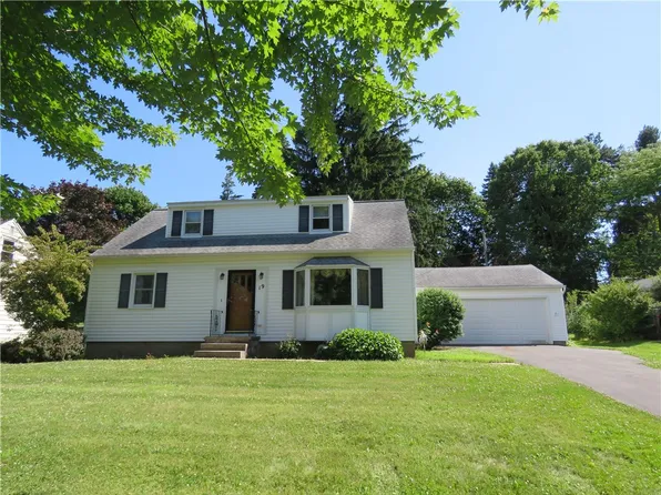 19 Hillside Dr, Spencerport, NY 14559
