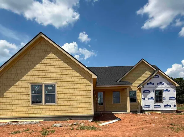 1091 Madison Hills Dr, Madison, GA 30650