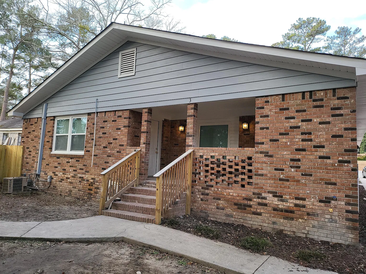 524 S Beltline Blvd — Photo 2