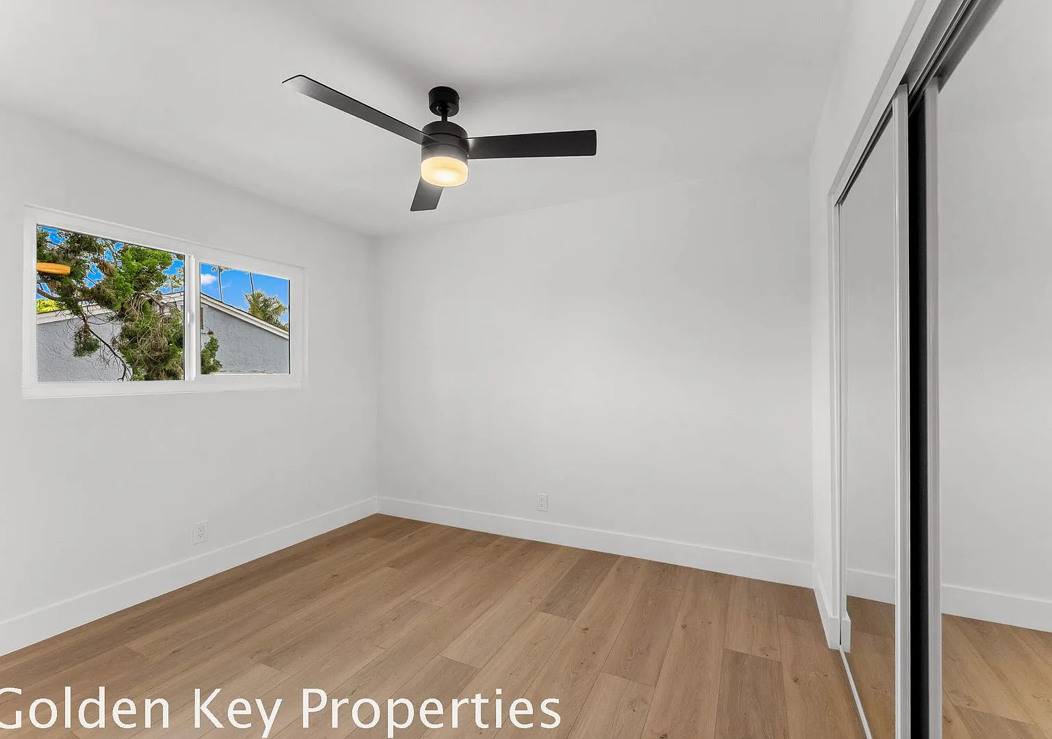 Beautifully remodeled apartment in South Oceanside just a few blocks from the beach! — Photo 4