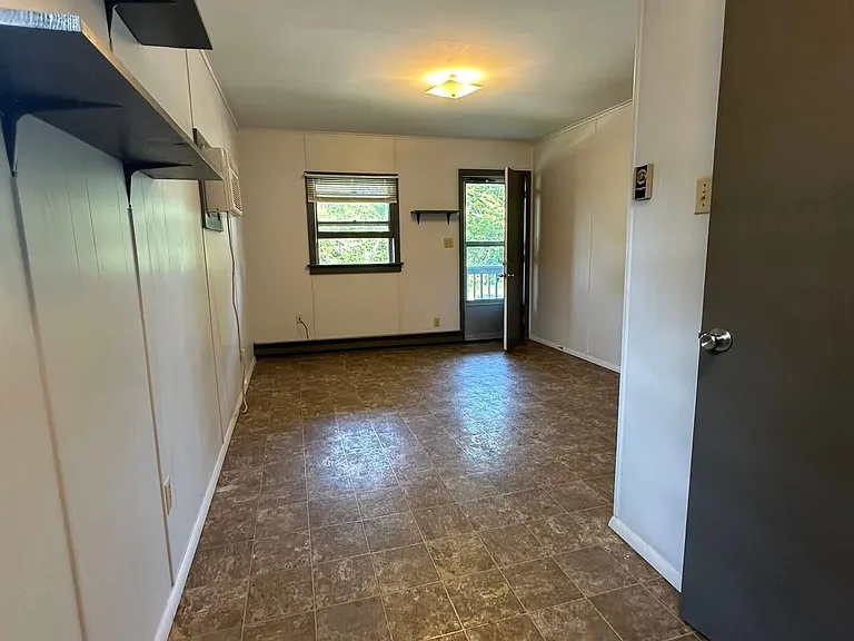 209 W Grand Ave #6 — Photo 3