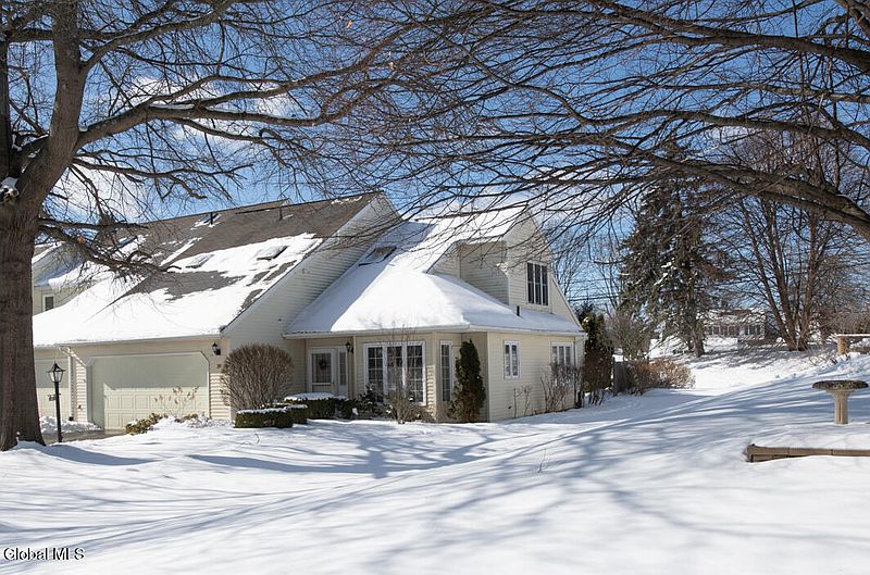 2nd image of 39 Constitution Drive