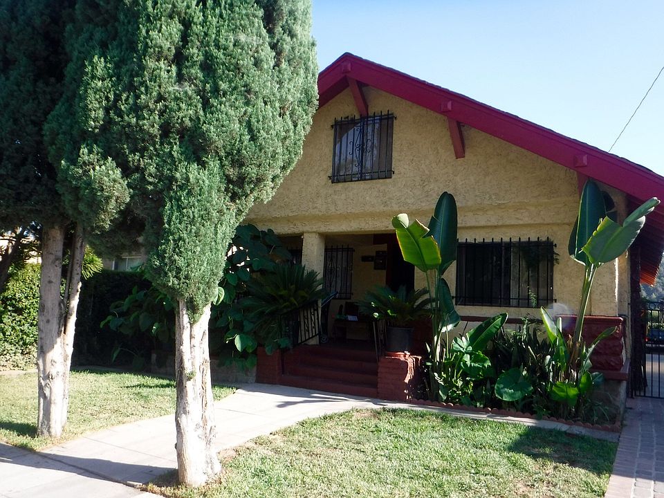 1st image of 900 E Garfield Ave.