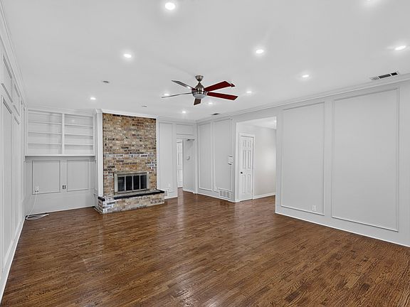 3rd image of 2413 Club Meadow Dr