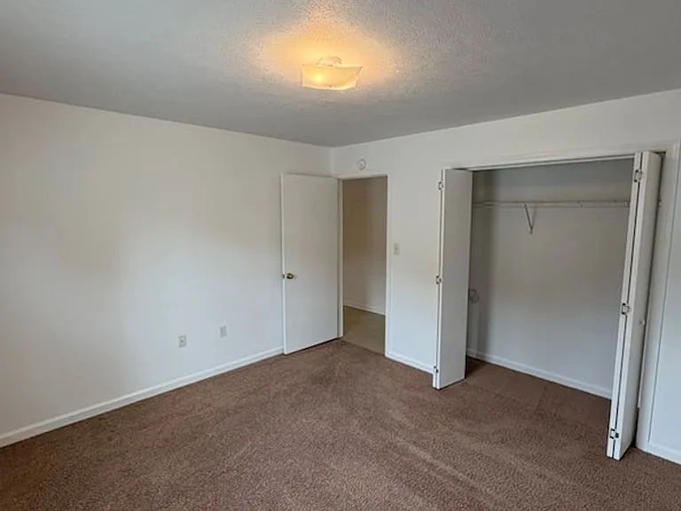 181-187 Anglea Cir — Photo 6