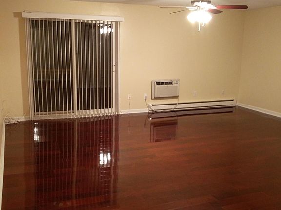 3rd image of 1560 Douglas Ave APT D48