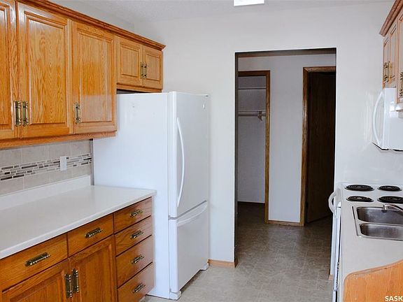 3rd image of 3220 33rd St W #207