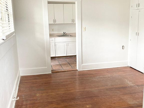 5th image of 1112 Highland St N #3