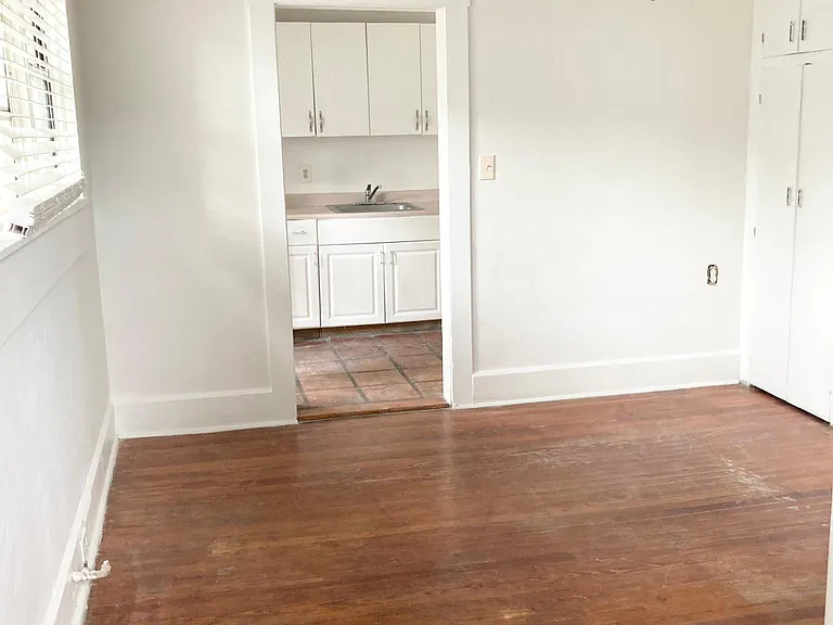 1112 Highland St N #3 — Photo 5