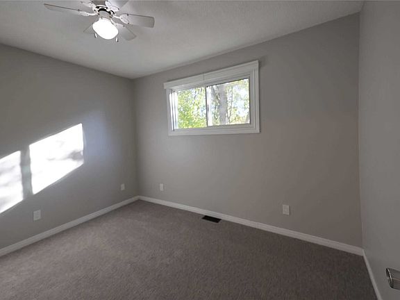 3rd image of 26 Melinda Cres #A