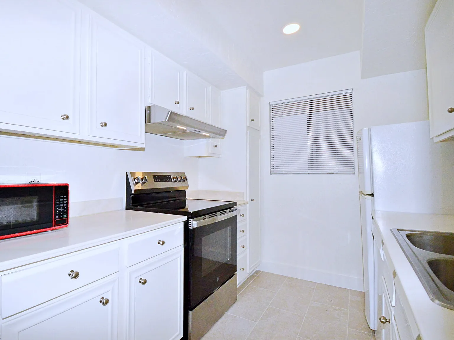 2 bed, 2.0 bath, 916 sqft, $1,895 — Photo 4