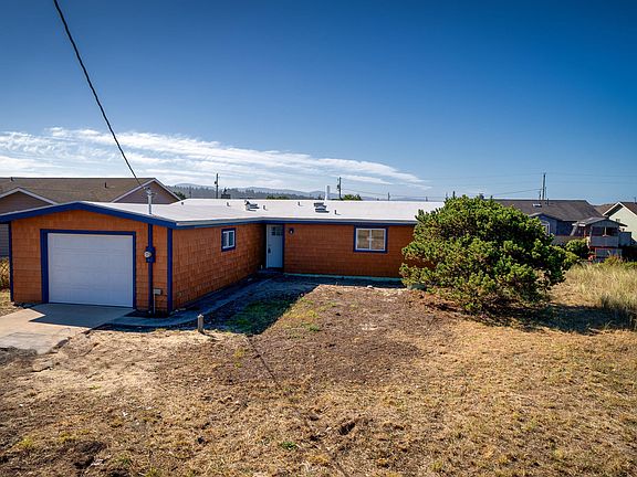 5th image of 1805 NW Dolphin Ln