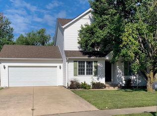 5223 Deerwood Lake Dr, Springfield, IL 62703