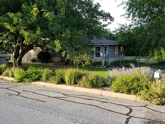 2nd image of 116 N Cherry Ln
