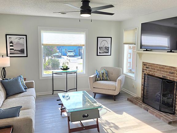 3rd image of 713 Jerdon Cir
