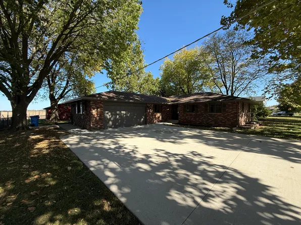 60 Oak St, South Wilmington, IL 60474