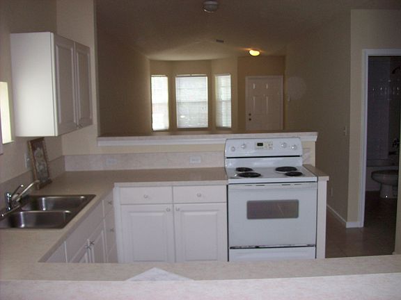3rd image of 468 Circle Dr S