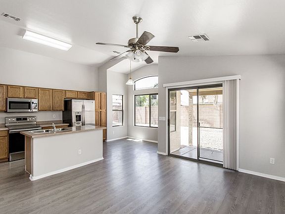 4th image of 1478 E 10th Pl
