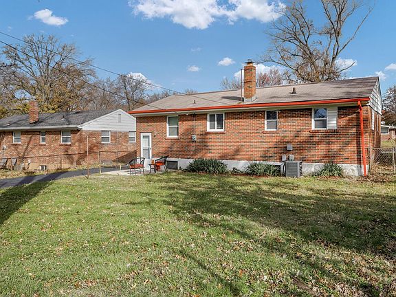 3rd image of 7832 Milan Ave