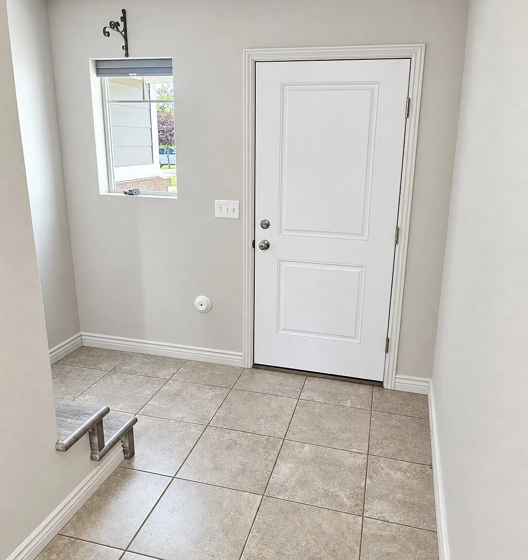 Updated 3-Bed Townhouse with Elegant Granite Countertops & Modern Living Spaces! — Photo 2