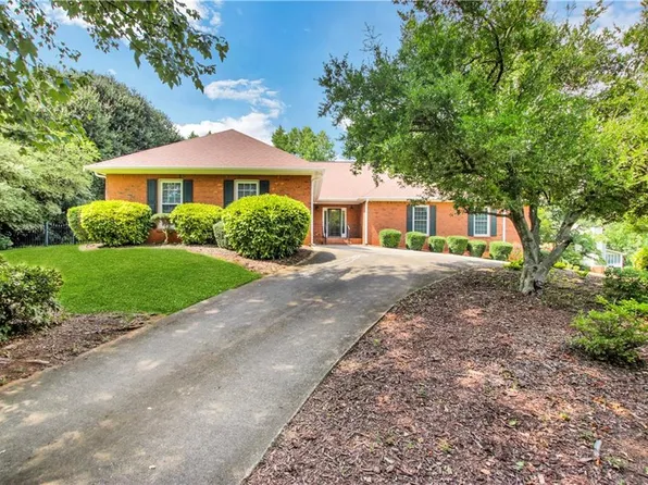 3169 Country Club Ct NW, Kennesaw, GA 30144