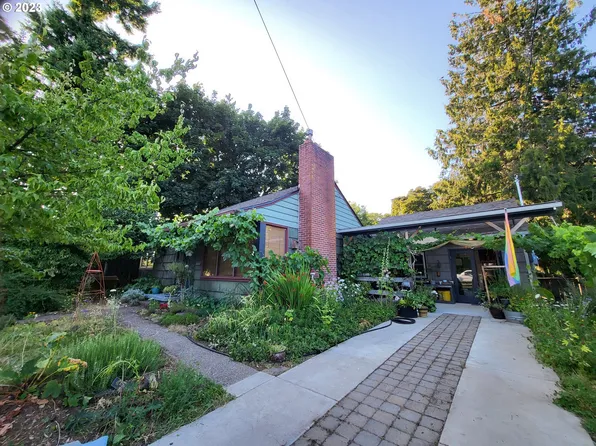 8925 E Burnside St, Portland, OR 97216