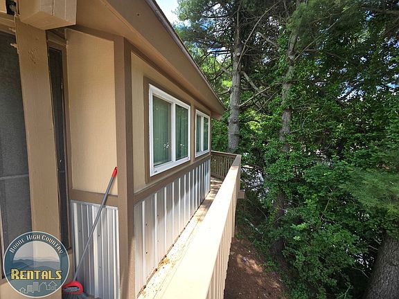 3rd image of 2398 Highway 105