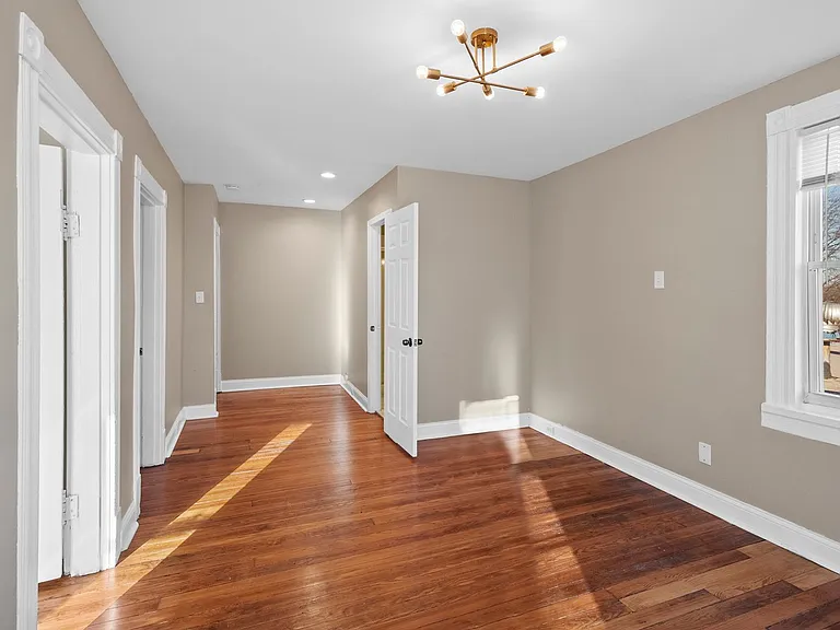 2137 Russell Blvd — Photo 40