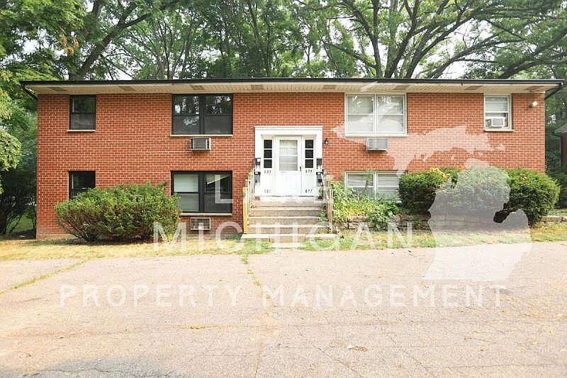 2 bed, 1.0 bath, 700 sqft, $1,495 — Photo 1